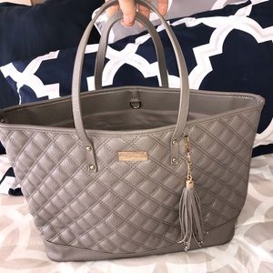 BCBG bag. Great condition. Autumm closet lean up!